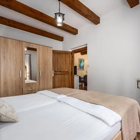 Vakantiehuis Gorgeous In With Kitchen Pazin